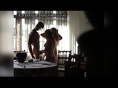 ❤️ Sexvenner inviterer en gigantisk mann og en trekant med seg ❤️ Jævla video hos oss no.porn-mate.ru ❌️